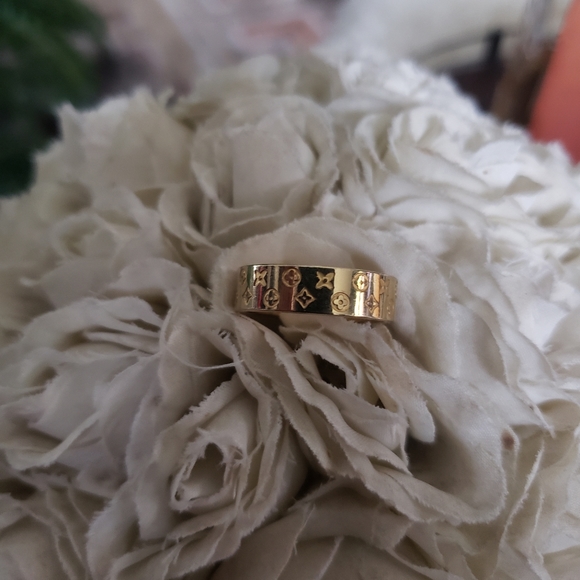 Custom-made Stainless Ring - Picture 4 of 8